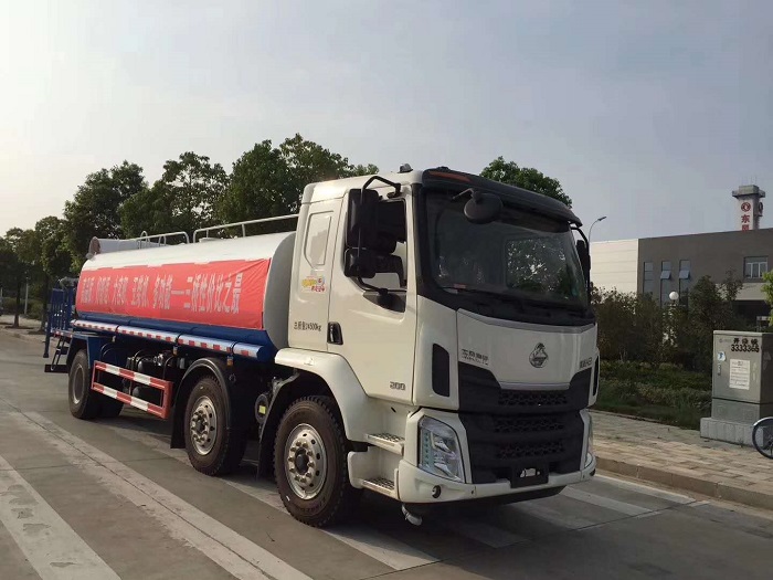 東風(fēng)柳汽乘龍18方灑水抑塵綠化噴灑車(chē)