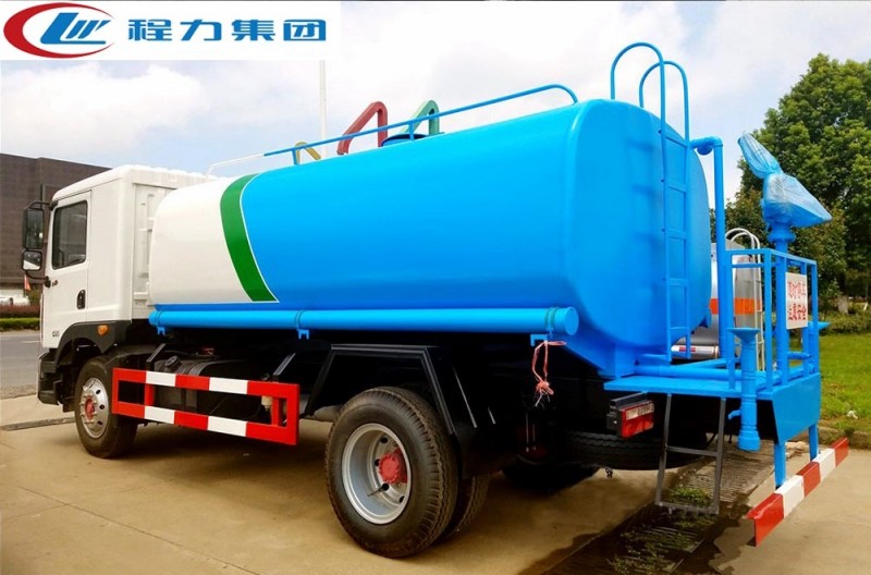 東風(fēng)D912新款8-12方灑水車