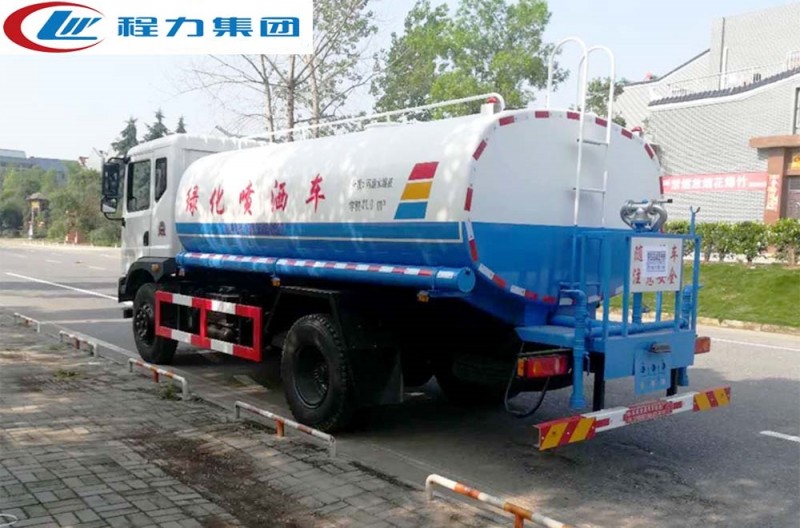 東風御虎T3新款10噸灑水車