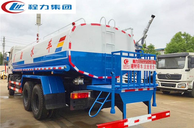 東風御龍后八輪18-22方灑水車