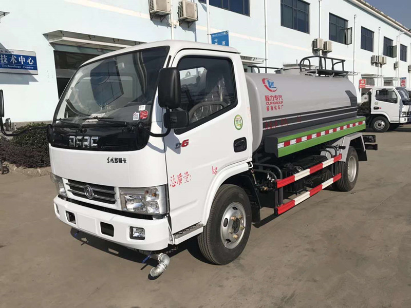 東風小多利卡灑水車(國五5方)