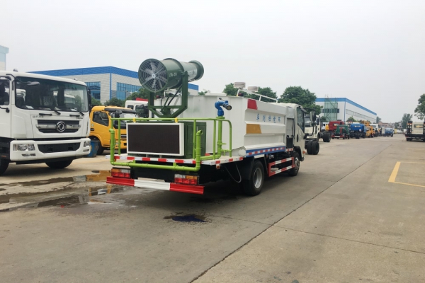 大運多功能抑塵車(5噸、30米霧炮機)圖片