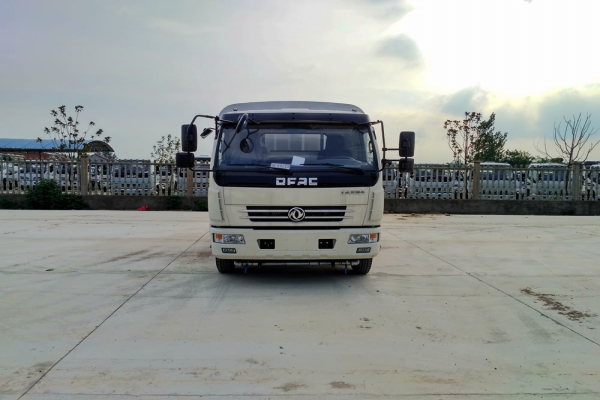 東風大多利卡抑塵車(方形6.5噸、30-50米霧炮、單排駕駛室)