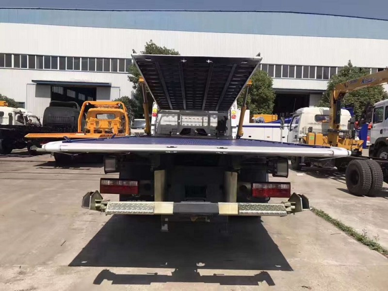 東風D9一拖三清障車