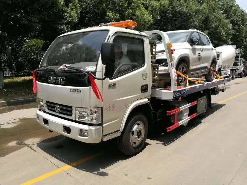 東風多利卡藍牌一拖二清障車