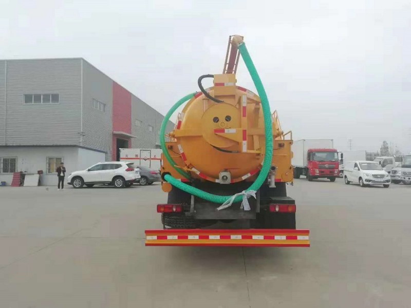 天錦清洗12方吸污車(chē)