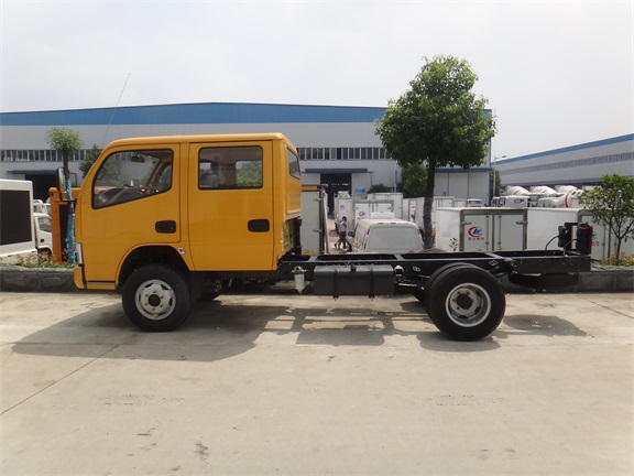 東風雙排座8-10米平臺升降高空作業車 東風雙排座8-10米平臺升降高空作業車圖片