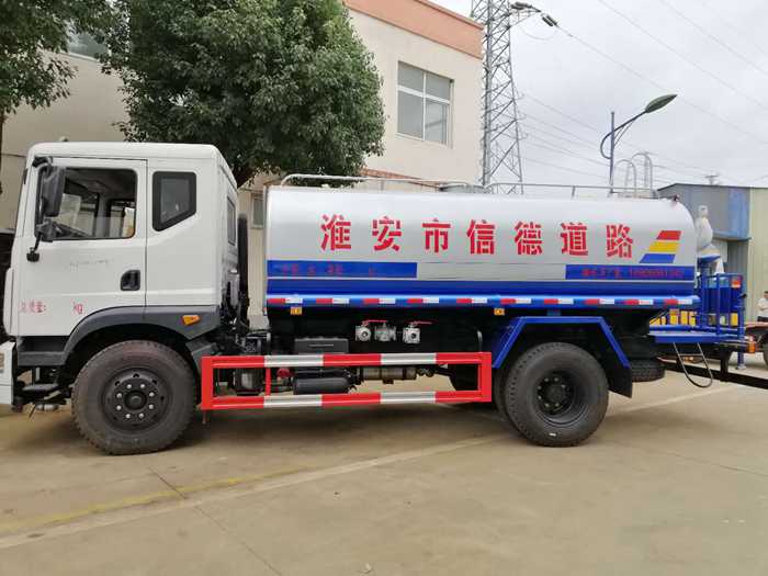 東風(fēng)T3灑水車(12方) 東風(fēng)T3灑水車(12方)圖片