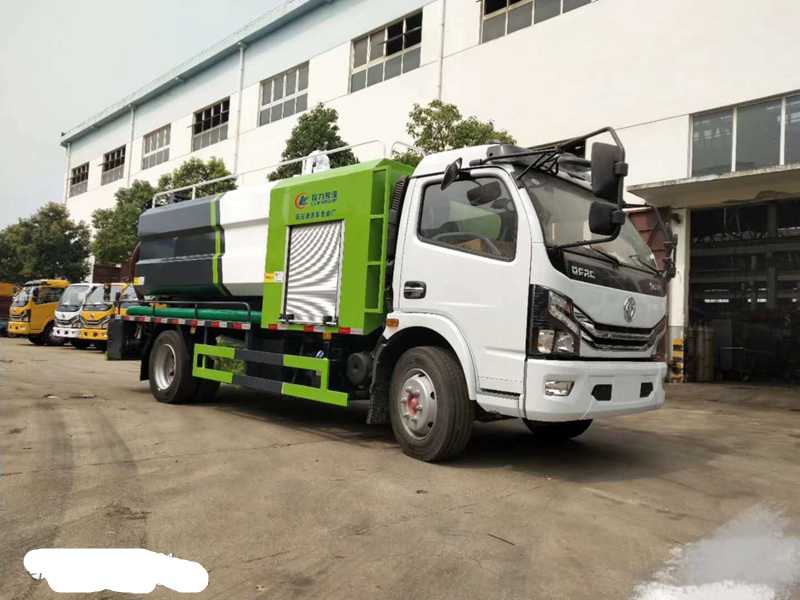 東風多利卡清洗吸污車(10方)