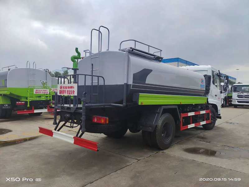 東風(fēng)D17灑水車（12噸）圖片