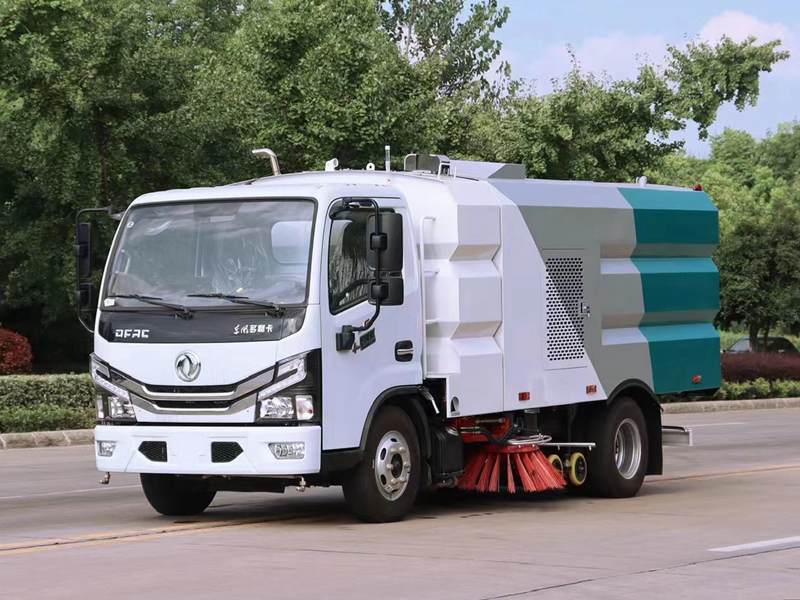 東風(fēng)小多利卡洗掃車(chē)(2.5方水2.5方塵)