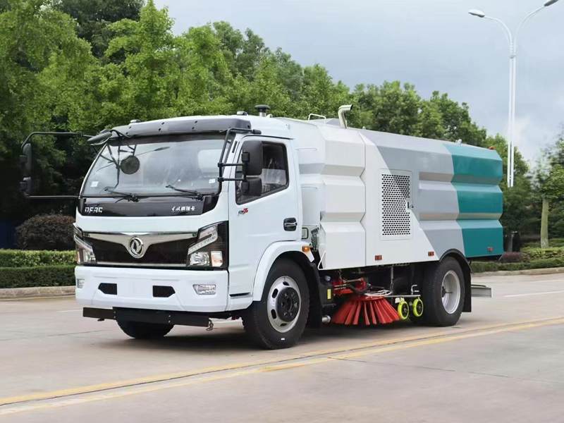 東風多利卡9方洗掃車(4水5塵)